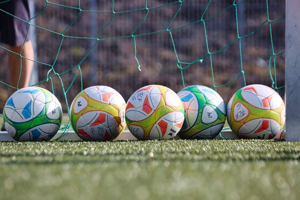 Vom Stammtisch zur Traumbeziehung: Wie Fußball das perfekte Match bringt